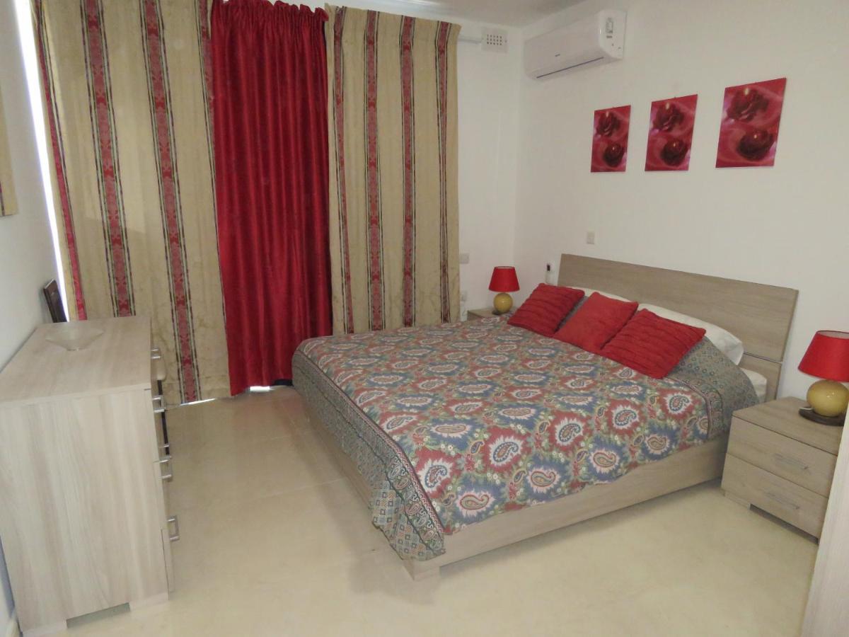Apartment Aquamarine Sea Front - First Floor *